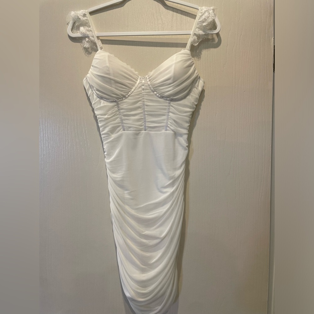 Windsor white dress, size small great condition